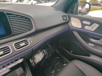 New 2025 Mercedes-Benz GLE 450e 4MATIC