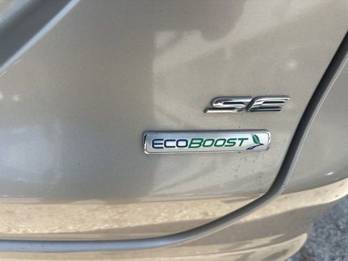 Used 2017 Ford Fusion SE w/ Fusion SE Technology Package image 20