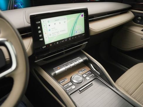 Used 2025 Lincoln Nautilus Reserve w/ Jet Appearance Package image 27