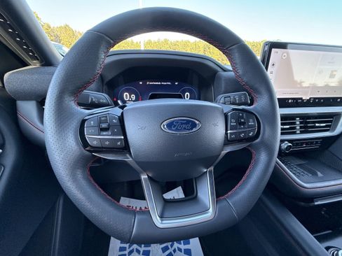 Used 2025 Ford Explorer ST-Line w/ Premium Package image 13