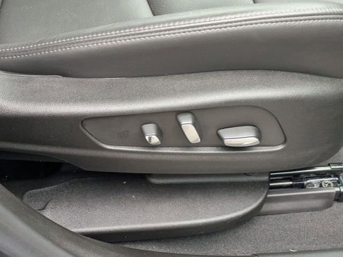 Used 2025 Cadillac XT6 Premium Luxury image 40