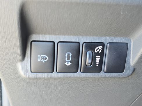 Used 2014 Toyota Prius V Five image 22