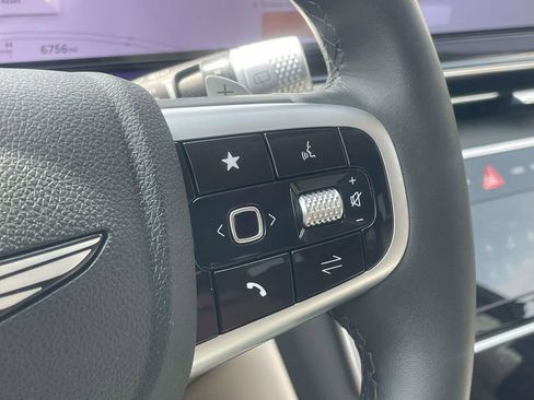 Used 2025 Genesis GV80 2.5T Standard AWD/4WD image 9