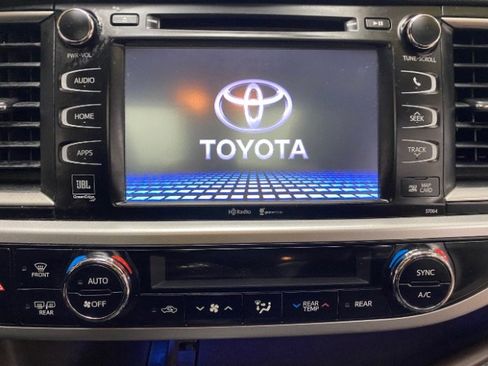 Used 2015 Toyota Highlander Limited Platinum image 35