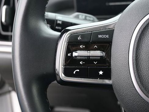 Used 2024 Kia Sorento S image 34