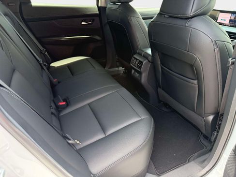 Certified 2025 Nissan Murano SL w/ Cargo Package AWD/4WD image 12