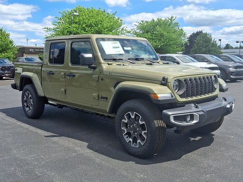 Used 2026 Jeep Gladiator Sport AWD/4WD image 2