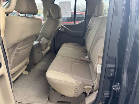 Used 2009 Nissan Frontier SE w/ SE Value Truck Pkg AWD/4WD image 16