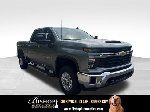 Used 2026 Chevrolet Silverado 2500 LT w/ Snow Plow Prep/Camper Package AWD/4WD image 13