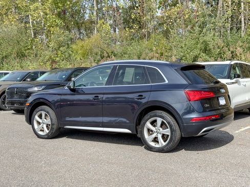 Used 2020 Audi Q5 2.0T Premium w/ Convenience Package image 4