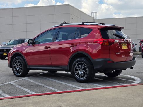 Used 2014 Toyota RAV4 LE FWD image 5