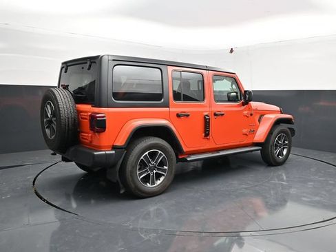 Used 2023 Jeep Wrangler Unlimited Sahara w/ LED Lighting Group AWD/4WD image 9