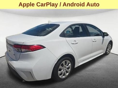 Used 2025 Toyota Corolla LE FWD image 5