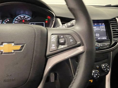 Used 2022 Chevrolet Trax LT w/ LT Convenience Package image 35
