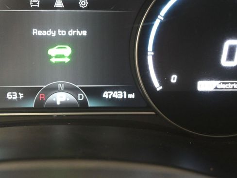 Certified 2019 Kia Niro EX w/ Cold Weather Package 2.0 image 16