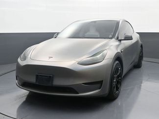 Used 2020 Tesla Model Y Long Range image 1