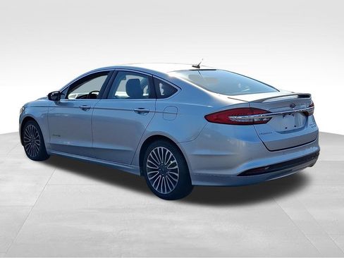 Used 2018 Ford Fusion Titanium FWD image 4