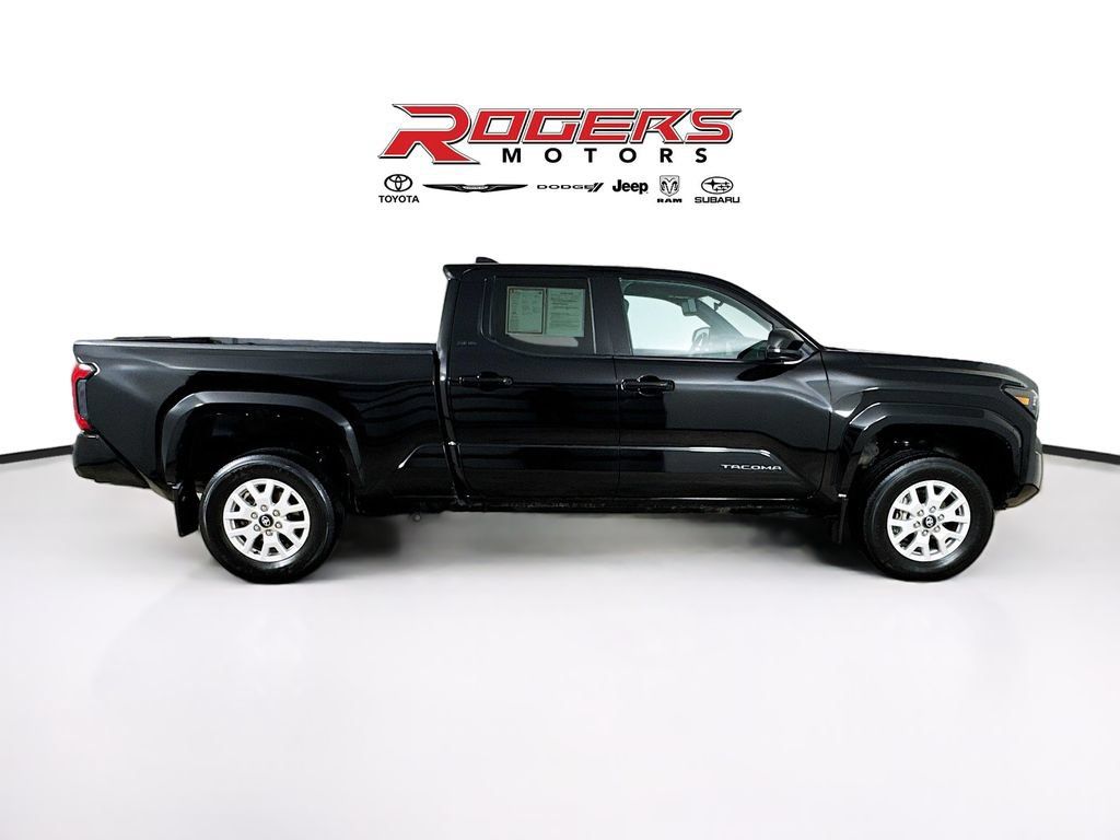 Certified 2024 Toyota Tacoma SR5 AWD/4WD image 14