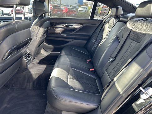 Used 2016 BMW 750i xDrive image 26