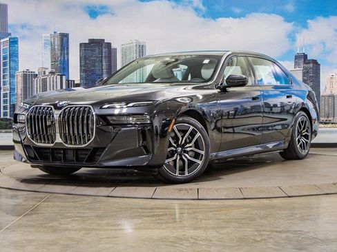 Used 2025 BMW 750e xDrive w/ Premium Package image 2