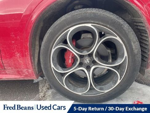 Used 2022 Alfa Romeo Stelvio Veloce image 17