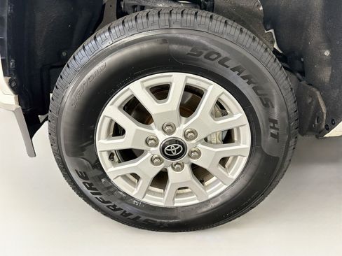 Used 2024 Toyota Tacoma SR5 AWD/4WD image 35