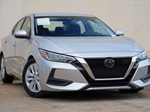 Used 2020 Nissan Sentra S FWD image 2