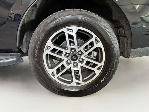 Used 2025 Ford Expedition Active AWD/4WD image 35