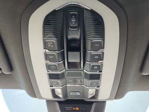 Used 2017 Porsche Macan GTS AWD/4WD image 12