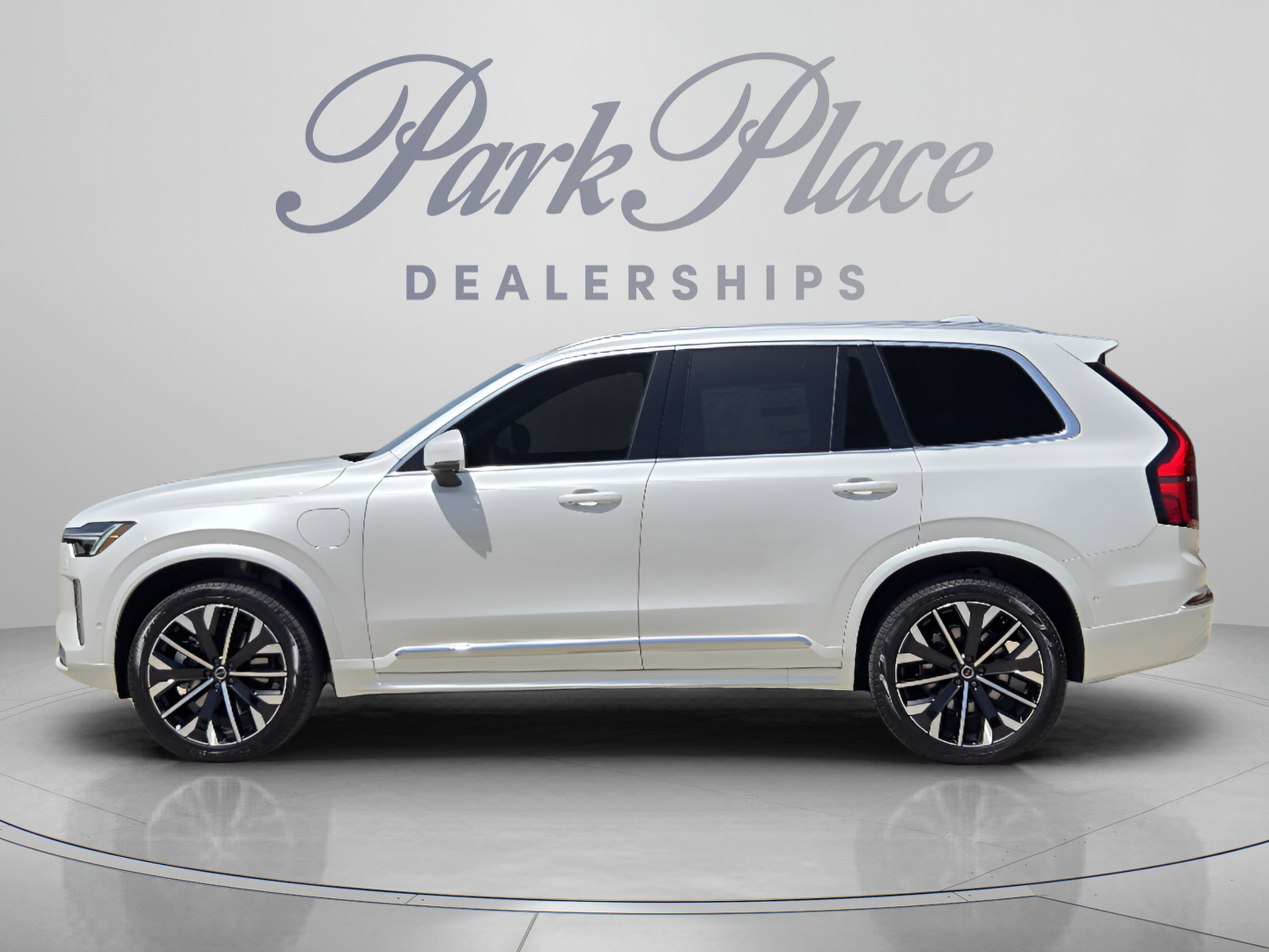 New 2026 Volvo XC90 T8 Plus w/ Protection Package Premier AWD/4WD image 2