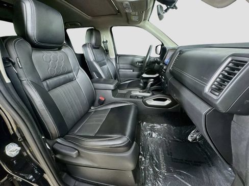 Used 2023 Nissan Frontier SV w/ SV Premium Package AWD/4WD image 33