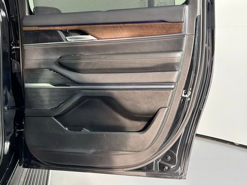 Used 2024 Jeep Grand Wagoneer L 4WD image 11