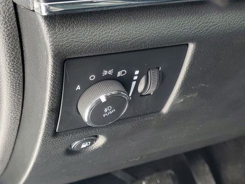 Used 2022 Jeep Grand Cherokee Limited AWD/4WD image 15