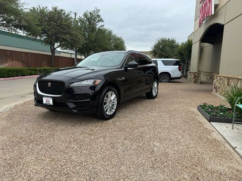 Used 2017 Jaguar F-PACE Prestige AWD/4WD image 11