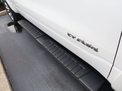 Used 2022 RAM 1500 Laramie AWD/4WD image 10