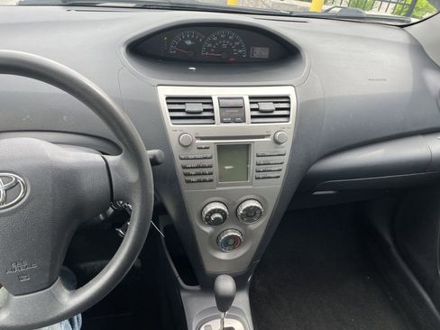 Used 2010 Toyota Yaris Sedan FWD image 18