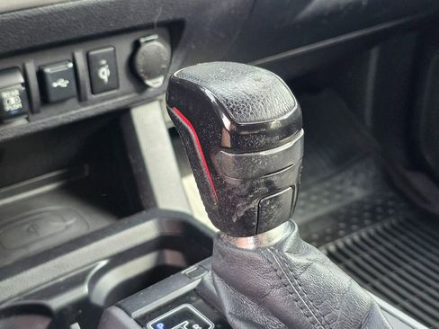 Used 2021 Toyota Tacoma TRD Sport w/ Technology Package image 38