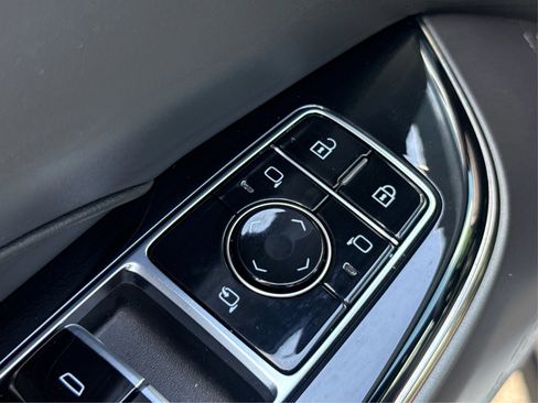 Used 2024 Cadillac Lyriq Sport AWD/4WD image 40