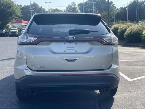 Used 2018 Ford Edge SE w/ Cargo Accessory Package AWD/4WD image 6