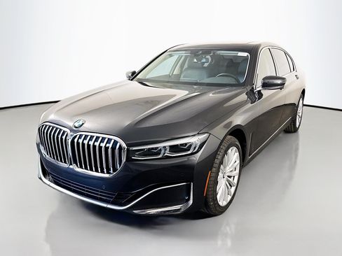 Used 2022 BMW 740i RWD image 4