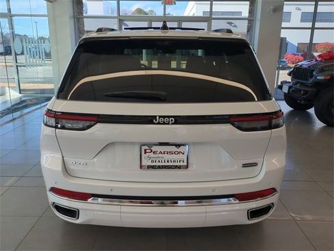 New 2025 Jeep Grand Cherokee Overland w/ Luxury Tech Group IV image 5