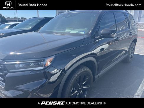Used 2025 Honda Pilot Black Edition image 1