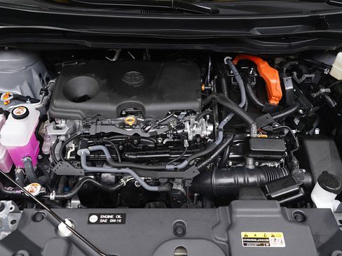 Used 2025 Toyota Sienna XLE Woodland Edition image 33