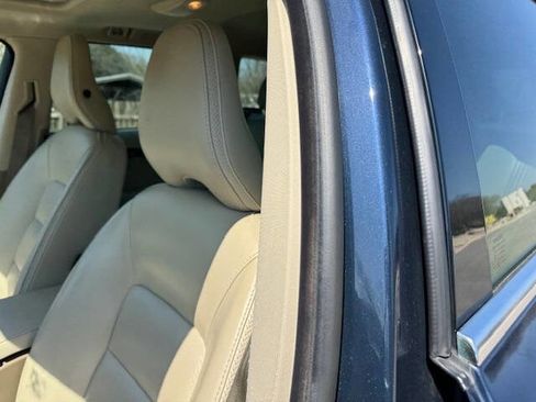 Used 2013 Volvo XC70 3.2 image 35