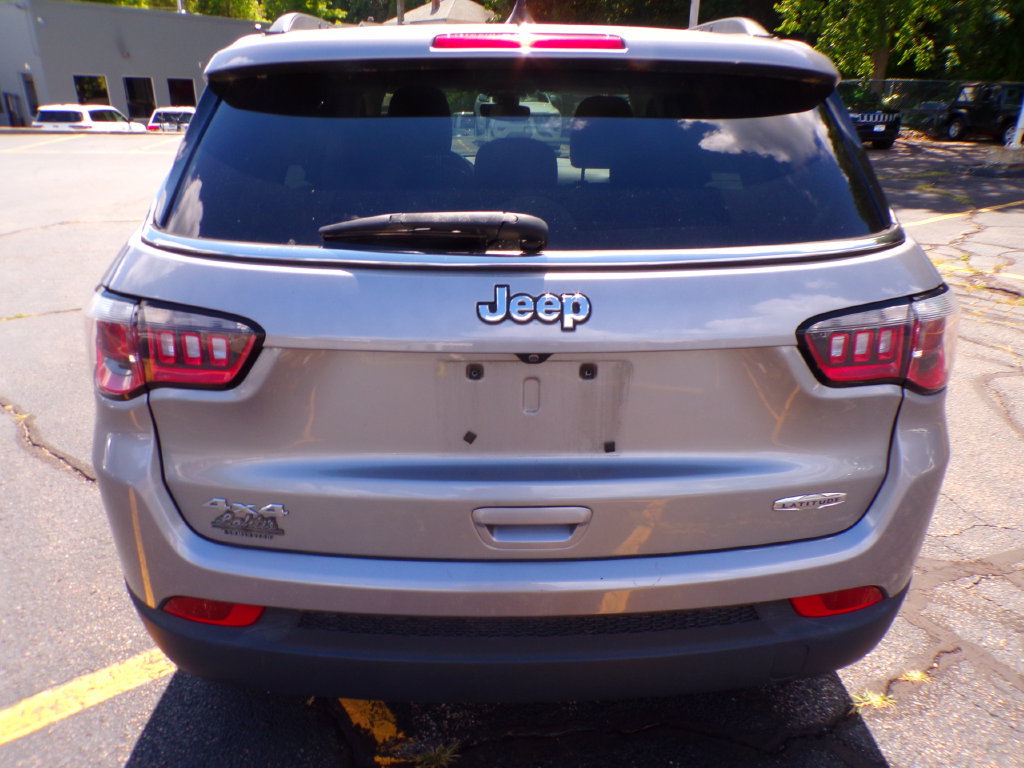 Certified 2020 Jeep Compass Latitude w/ Cold Weather Group AWD/4WD image 9