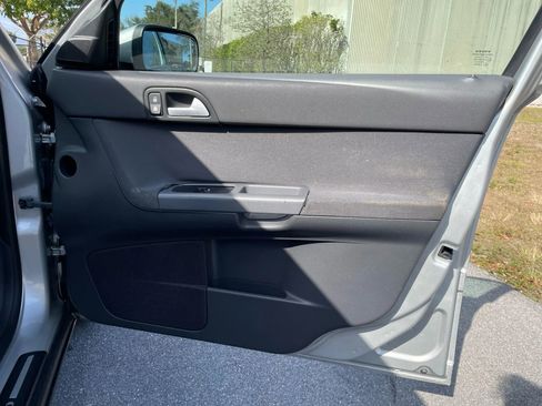 Used 2005 Volvo S40 2.4i image 28