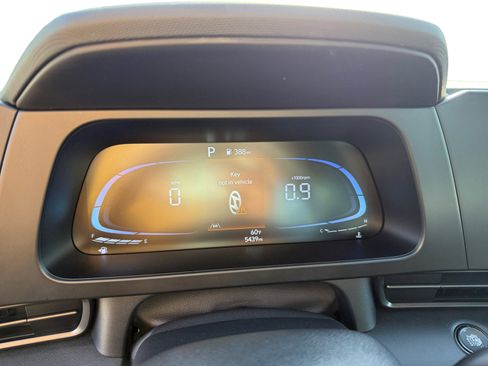 Certified 2025 Hyundai Elantra Sport w/ Cargo Package image 11