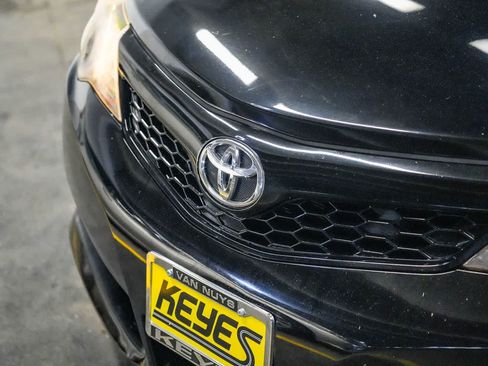 Used 2013 Toyota Camry SE FWD image 3