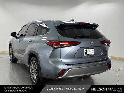 Used 2021 Toyota Highlander Platinum AWD/4WD image 8