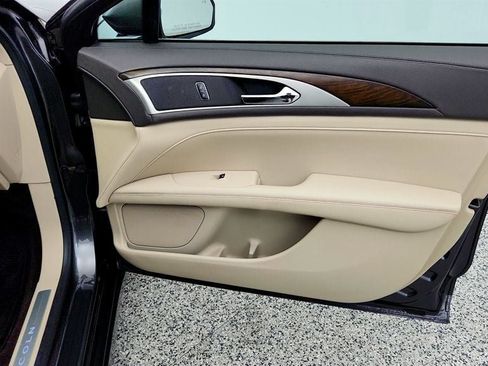 Used 2017 Lincoln MKZ Reserve FWD image 27
